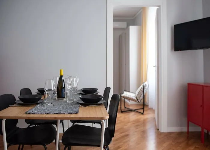 Laurus Apartments