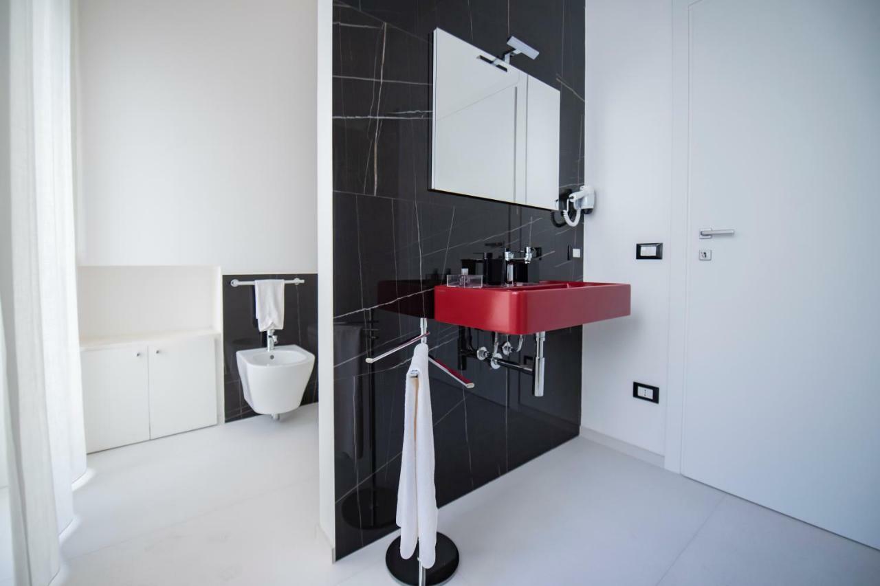 Laurus Apartment *